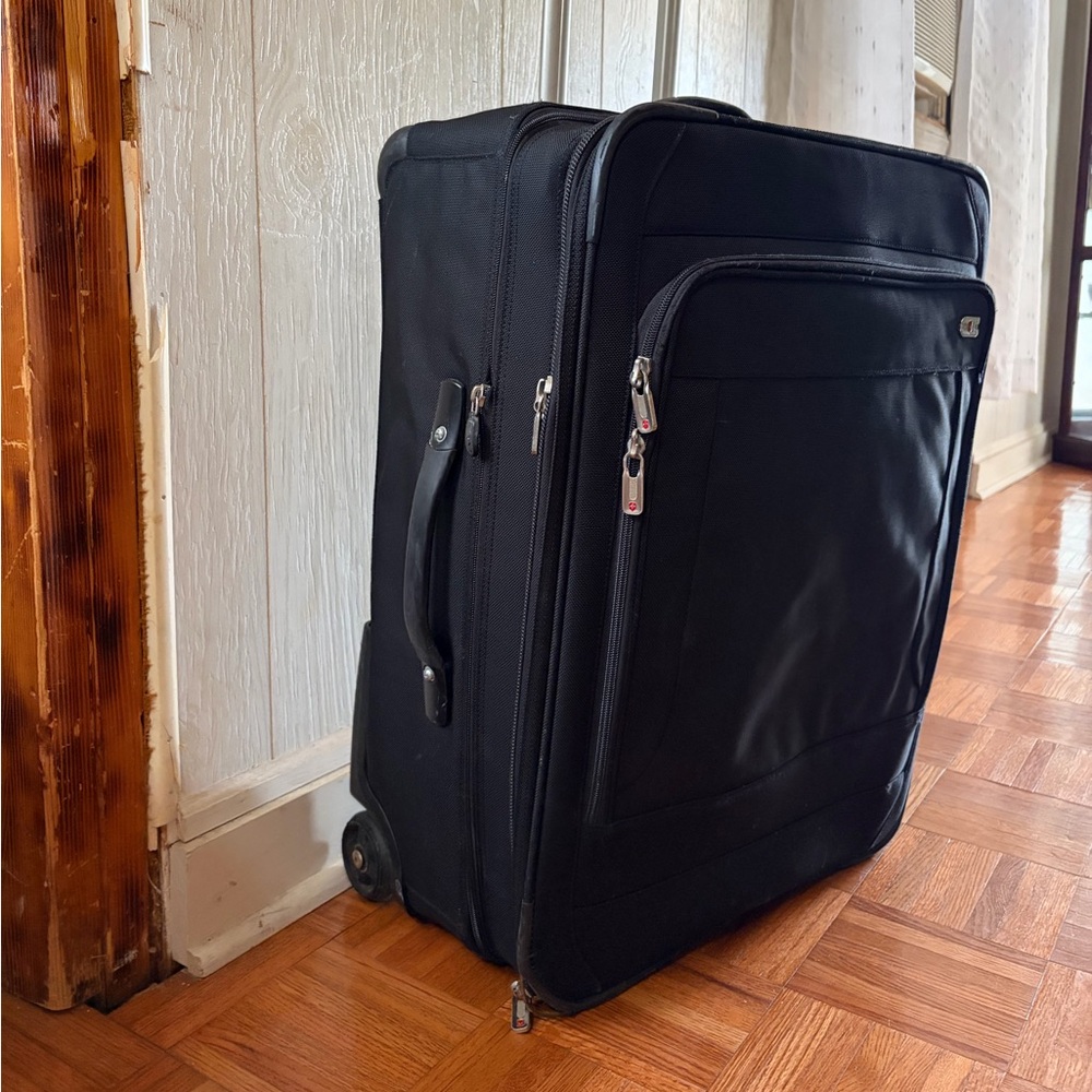 Victorinox Mobilizer NXT Luggage, 25.2/17.3/12.6 in, 90L, Size L, Black